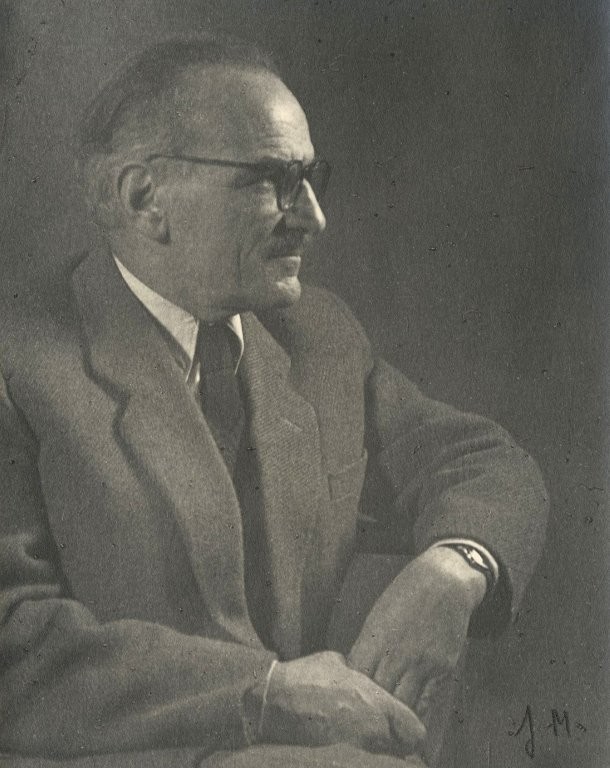 Janina Mierzecka, Portret prof. Witolda Romera, 1956, fotografia sygnowana przez autorkę, licencja PD, Muzeum Książąt Lubomirskich w Zakładzie Narodowym imienia Ossolińskich